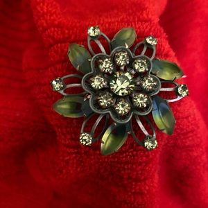 Beautiful vintage brooch